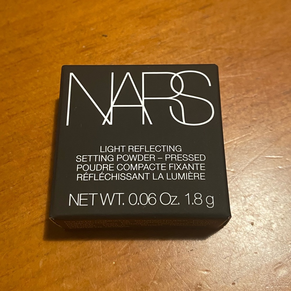 NARS Light Reflecting Setting Powder - Pressed - Picture 3 of 16